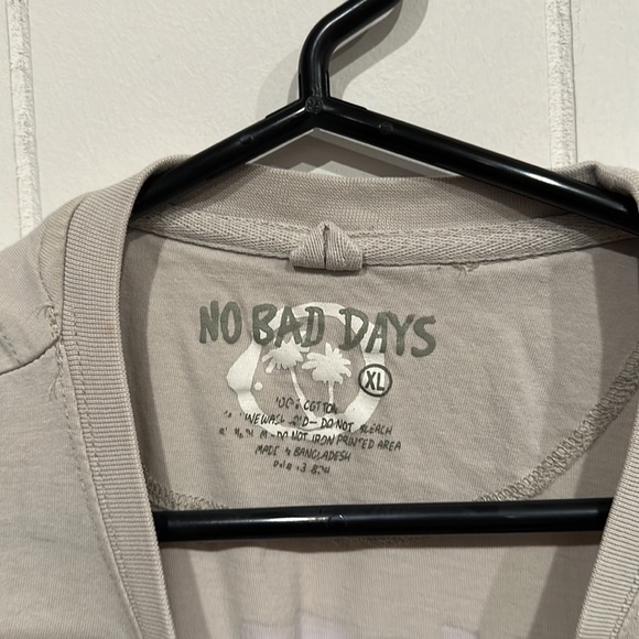 Red, White & Brew Great American Bar and Grill T-Shirt - Picture 5 of 11